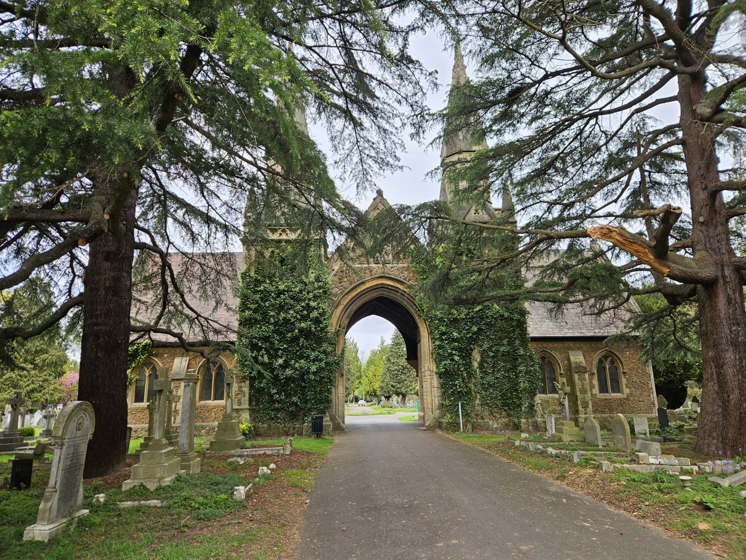 Free Things to Do in Teddington: Locks, Deer, River Walks and a Quieter London Base